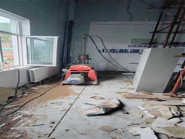 民众镇地基基础下沉墙体裂缝加固注浆顶升施工